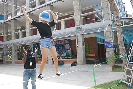 Rope Walking Team Building