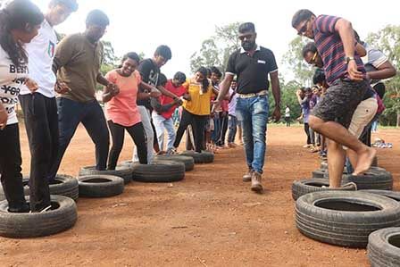 Caterpillar Traverse Team Building