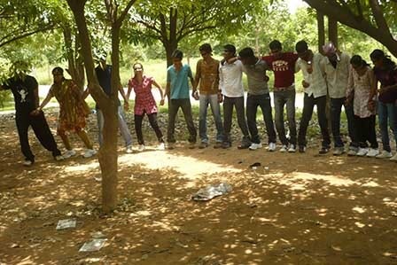 Caterpillar Traverse Team Building