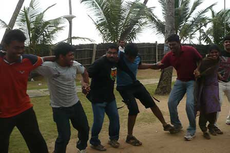 Caterpillar Traverse Team Building