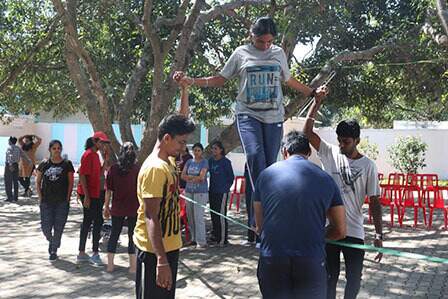 Rope Walking Team Building