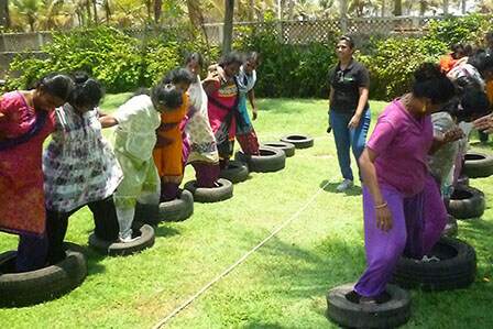 Caterpillar Traverse Team Building