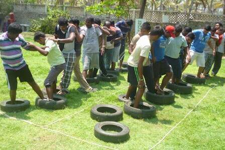 Caterpillar Traverse Team Building